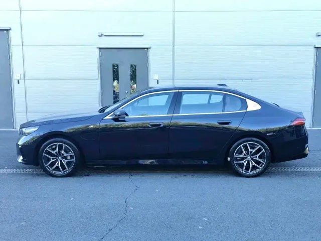 BMW i5 — Фото автомобиля 4