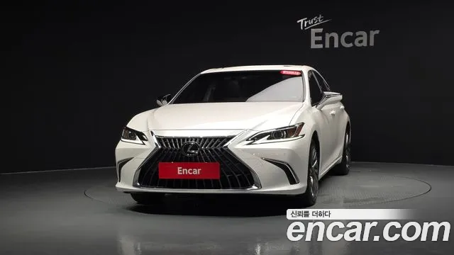 Lexus ES — Фото автомобиля 2