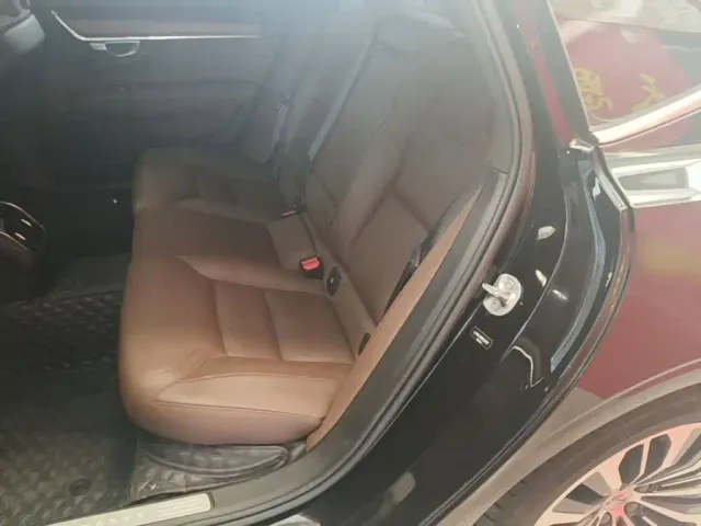 Volvo S90 — Фото автомобиля 16