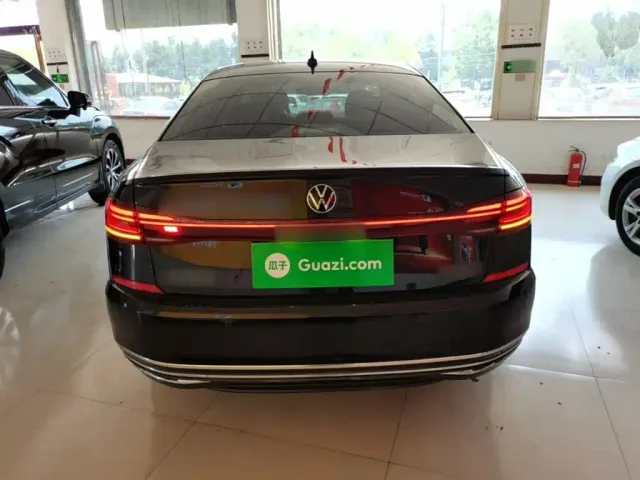 Volkswagen Passat — Фото автомобиля 5