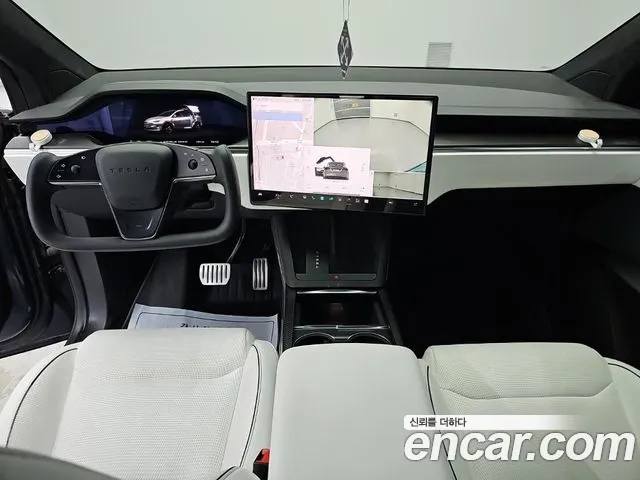 Tesla Model X — Фото автомобиля 6