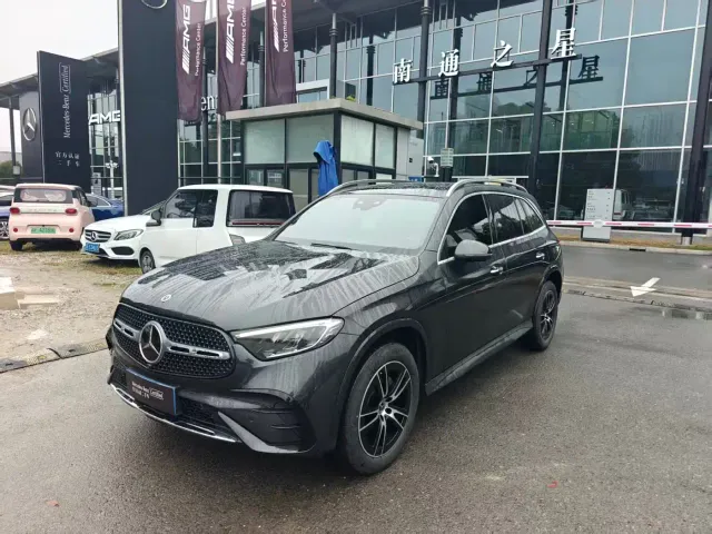 Фотография автомобиля — Mercedes-Benz GLC-Class