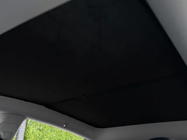 Tesla Model Y — Фото автомобиля 14