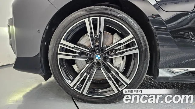 BMW 7 Series G70 — Фото автомобиля 5