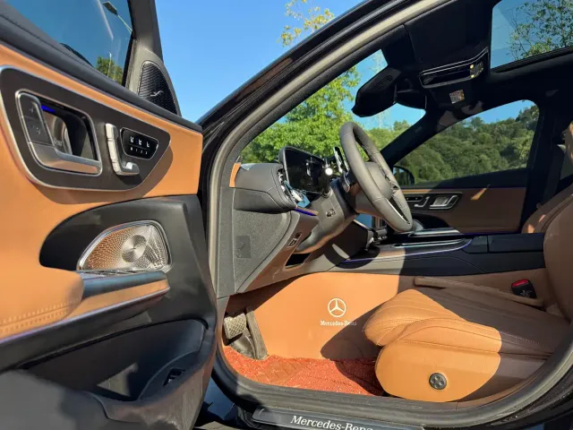 Mercedes-Benz E-Class — Фото автомобиля 9
