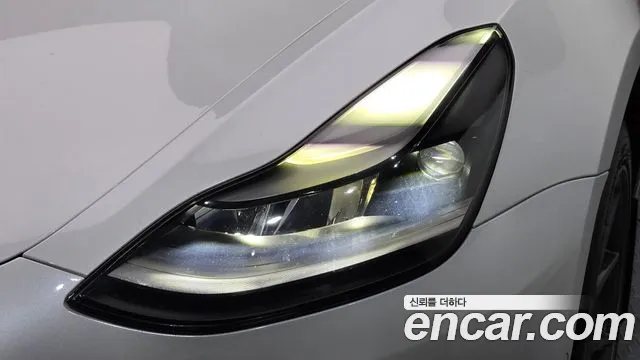 Tesla Model 3 — Фото автомобиля 7
