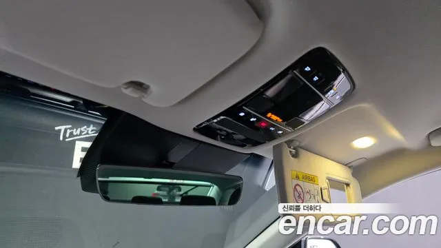 Hyundai Grandeur Grandeur (GN7) 2.5 Бензин 2WD — Фото автомобиля 18
