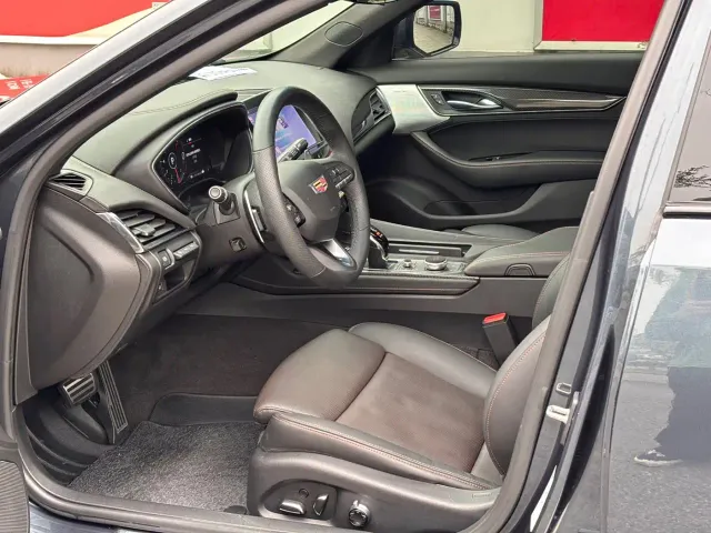 Cadillac CT5 — Фото автомобиля 4