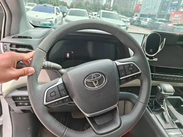 Toyota Granvia 2024 2.5L Hybrid Supreme ULTRA — Фото автомобиля 5