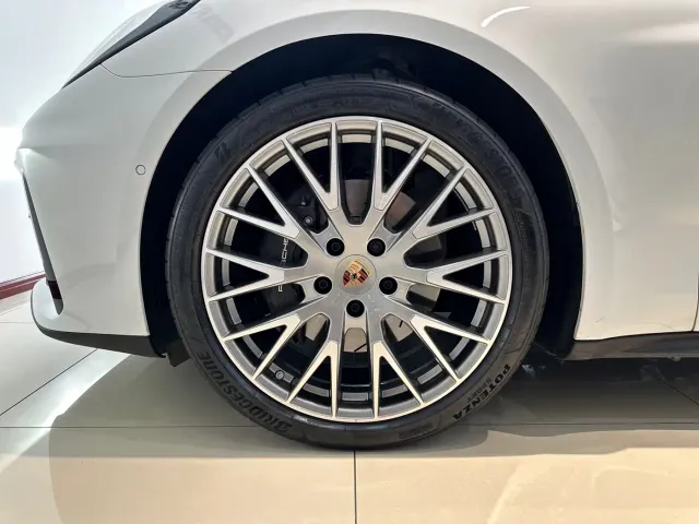 Porsche Panamera — Фото автомобиля 23