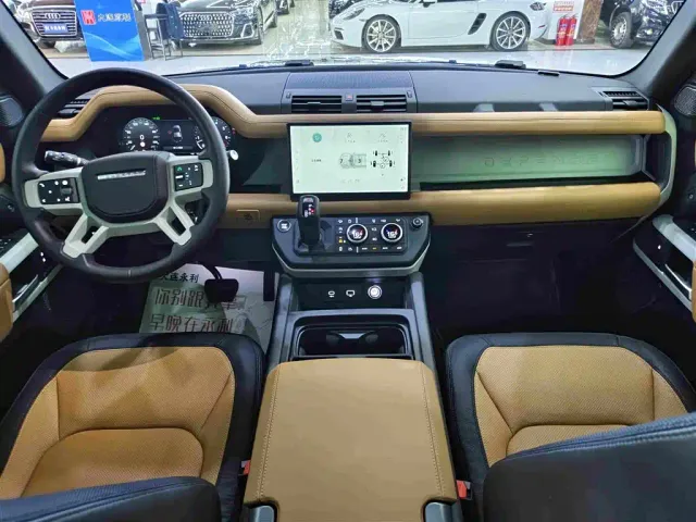 Land Rover Defender — Фото автомобиля 6