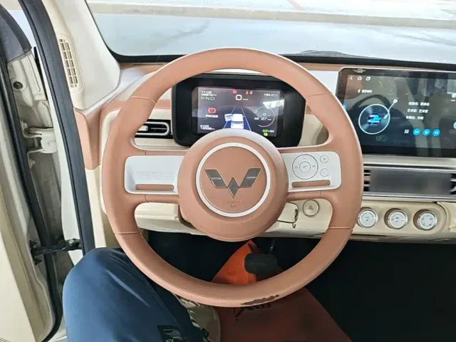 Wuling Hongguang Mini EV — Фото автомобиля 10