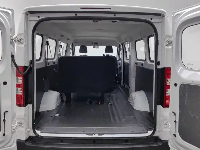 Wuling Yangguang — Фото автомобиля 16