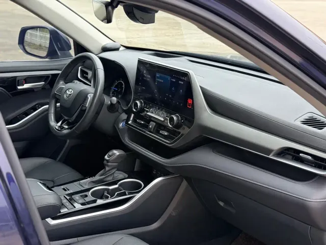 Toyota Highlander — Фото автомобиля 19