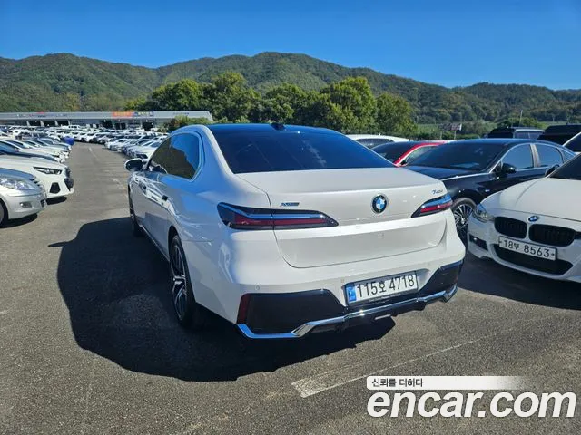 BMW 7 Series G70 — Фото автомобиля 4