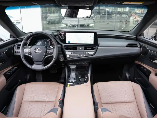 Lexus ES — Фото автомобиля 13