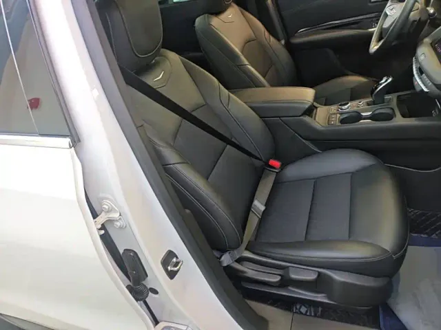Cadillac XT4 — Фото автомобиля 24