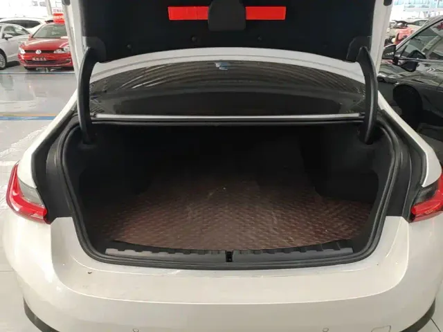BMW i3 — Фото автомобиля 18