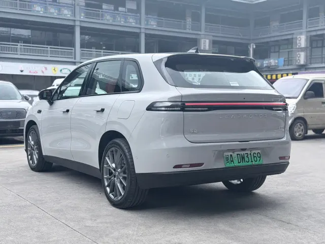 Leapmotor C10 — Фото автомобиля 4