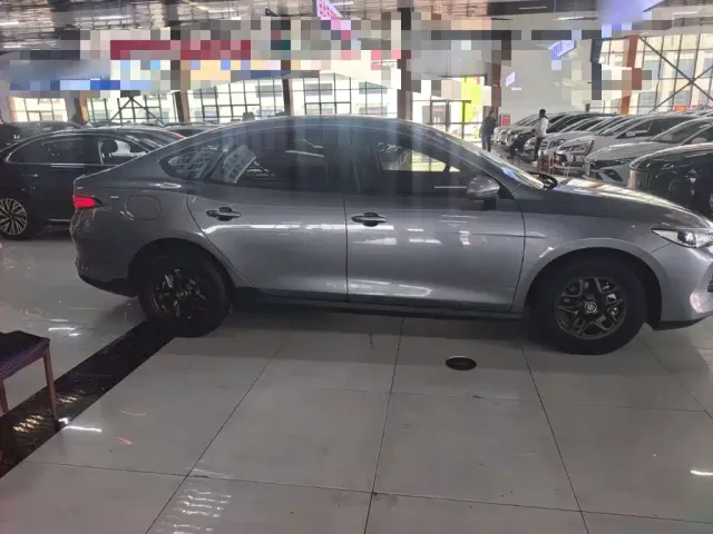 BYD Qin PLUS — Фото автомобиля 8