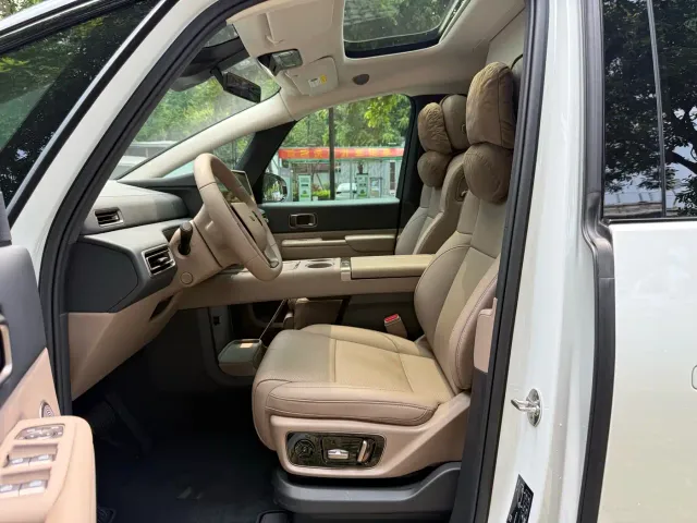Li Auto MEGA — Фото автомобиля 10