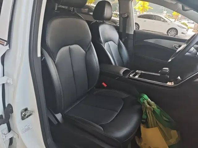 Roewe i6 MAX EV — Фото автомобиля 19