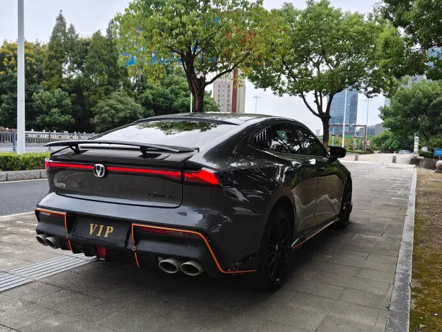 Changan UNI-V — Фото автомобиля 12