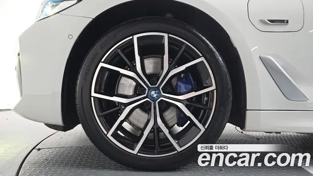 BMW 5 Series G30 — Фото автомобиля 4