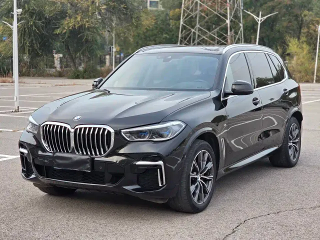 Фотография автомобиля — BMW X5