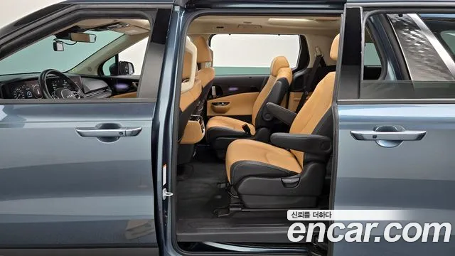 Kia Carnival — Фото автомобиля 12