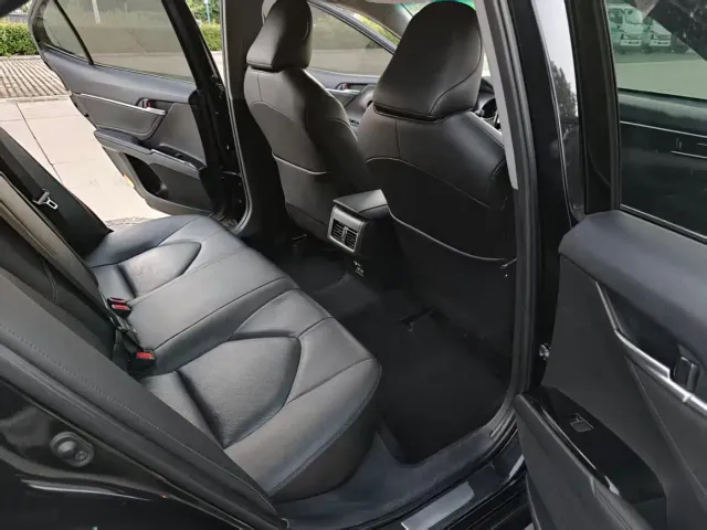 Toyota Camry — Фото автомобиля 10