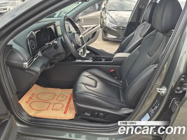 Hyundai AVANTE Avante (CN7) — Фото автомобиля 9