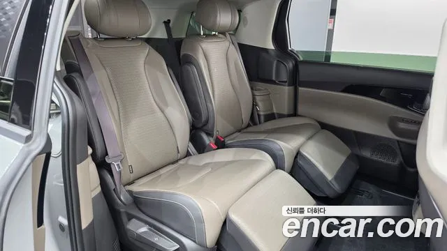 Kia Carnival Generation 4 — Фото автомобиля 17