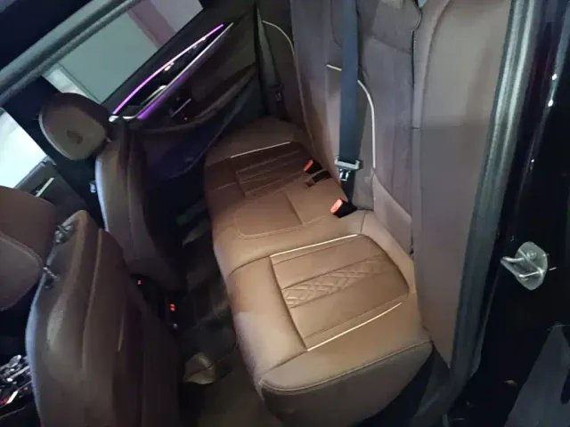 BMW 5 Series — Фото автомобиля 16