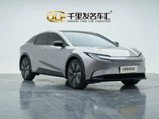 Toyota bZ5 — Фото автомобиля 5