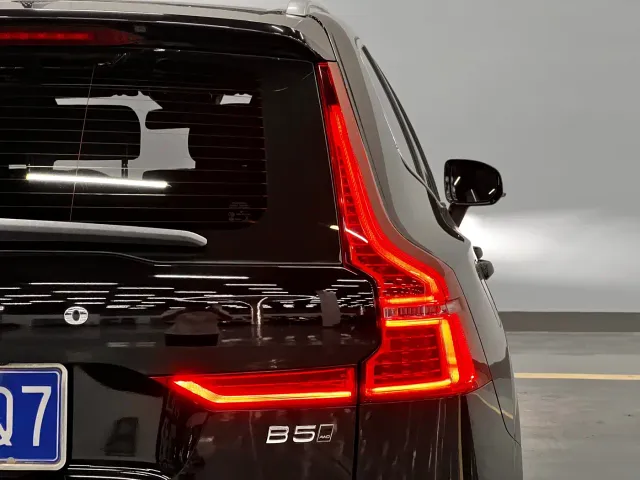 Volvo XC60 — Фото автомобиля 13