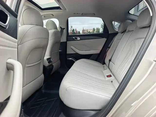Geely Galaxy Stellar 6 — Фото автомобиля 15