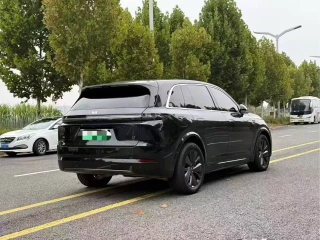 Li Auto L7 — Фото автомобиля 9