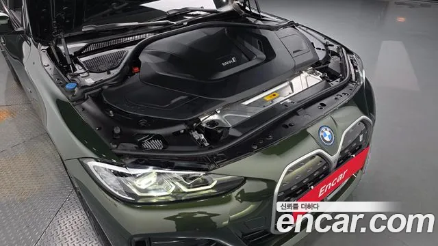 BMW i4 — Фото автомобиля 9