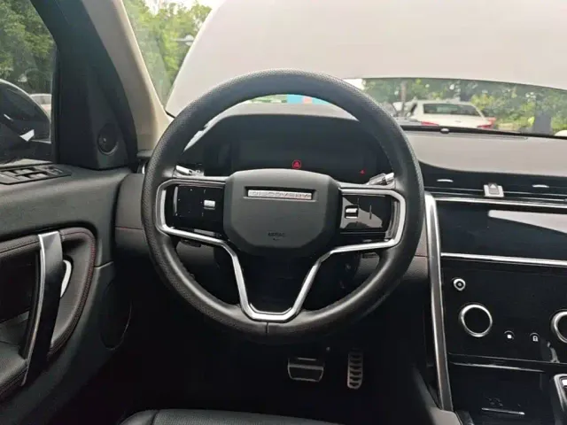 Land Rover Discovery Sport — Фото автомобиля 10