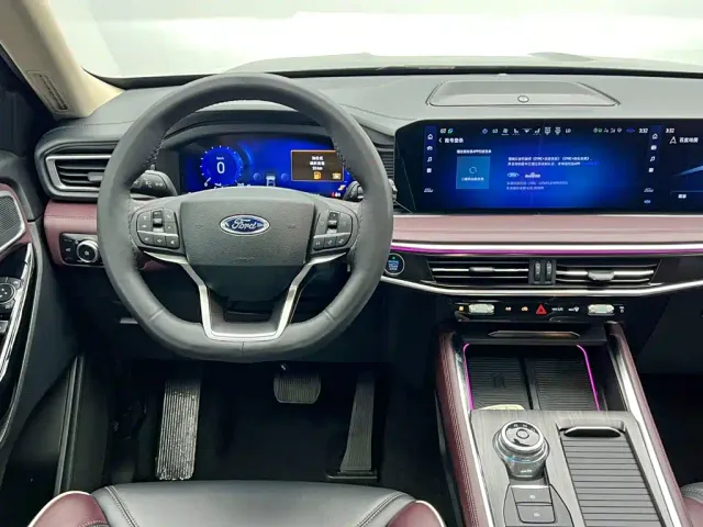 Ford Explorer — Фото автомобиля 21