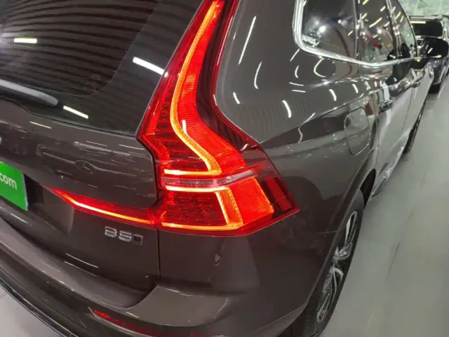 Volvo XC60 — Фото автомобиля 7
