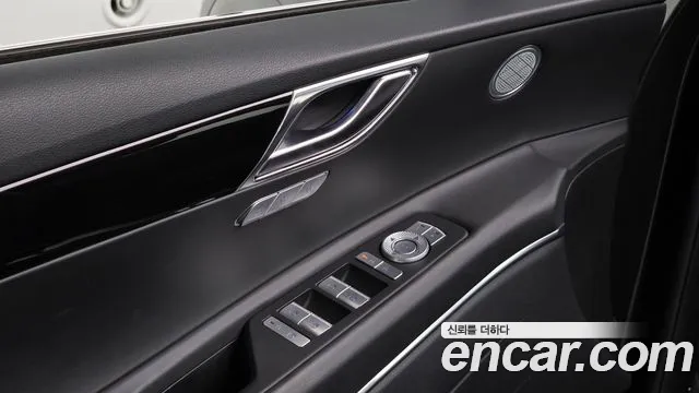 Genesis GV80 — Фото автомобиля 16