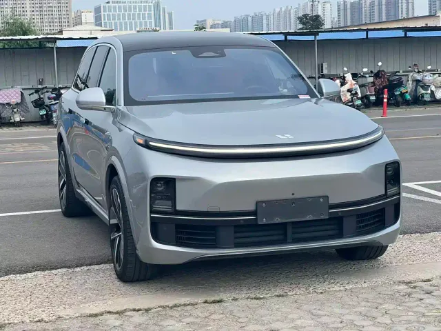 Li Auto L8 — Фото автомобиля 3