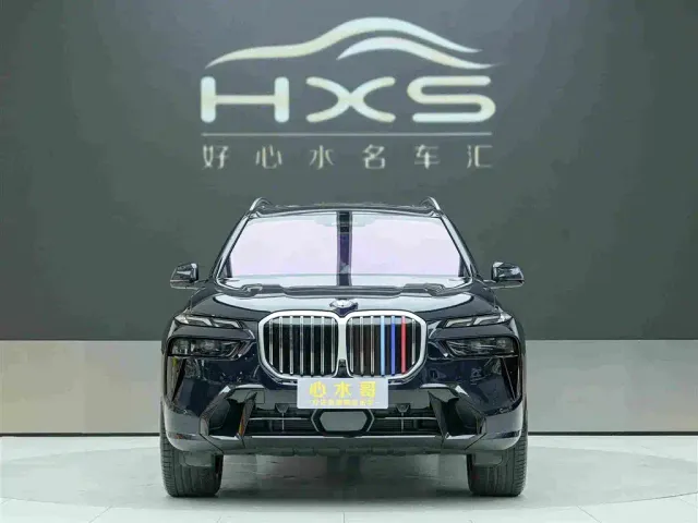 BMW X7 — Фото автомобиля 2