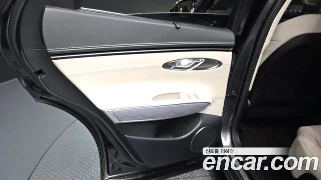 Genesis GV70 2.5T Бензин 2WD — Фото автомобиля 20