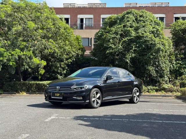 Фотография автомобиля — Volkswagen Magotan