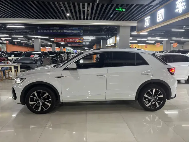Volkswagen T-Roc — Фото автомобиля 3