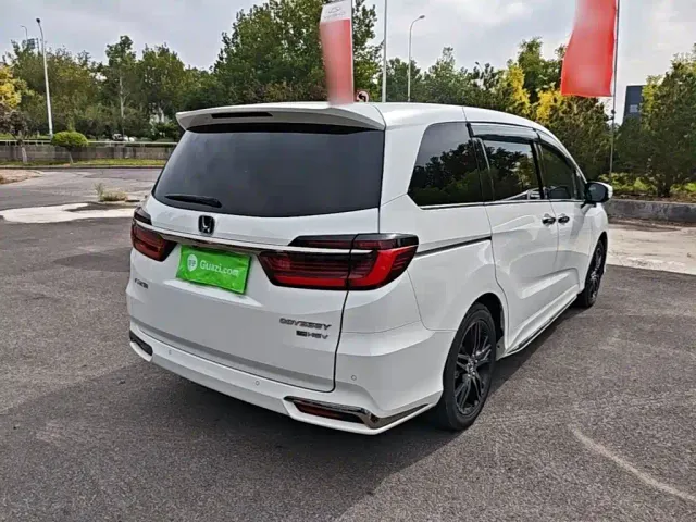 Honda Odyssey — Фото автомобиля 6