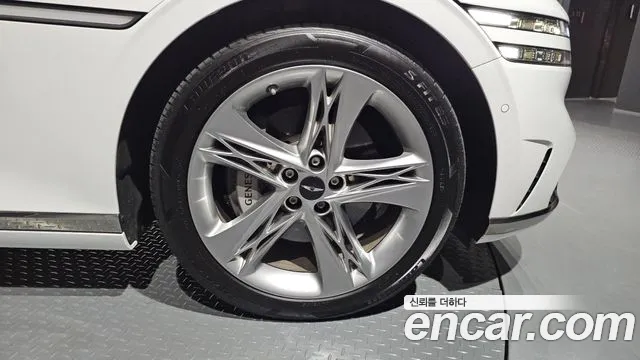Genesis G90 Бензин 3.5 турбо AWD — Фото автомобиля 16